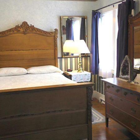 Old Iron Inn Bed And Breakfast Caribou Экстерьер фото