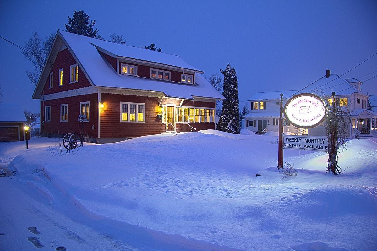 Old Iron Inn Bed And Breakfast Caribou Экстерьер фото